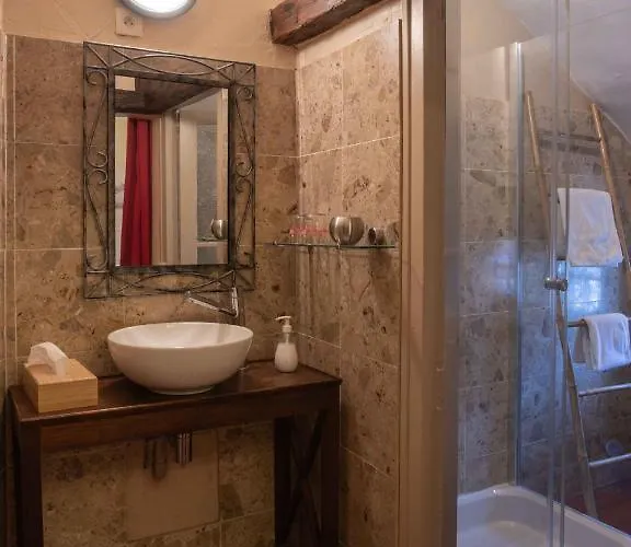 Les Pierres De 3* Chevreuse